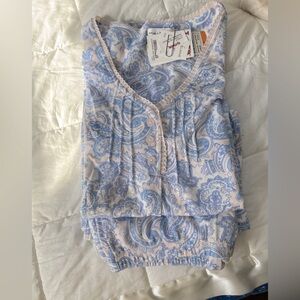 NWT Miss Elaine 2 piece pajama set size M